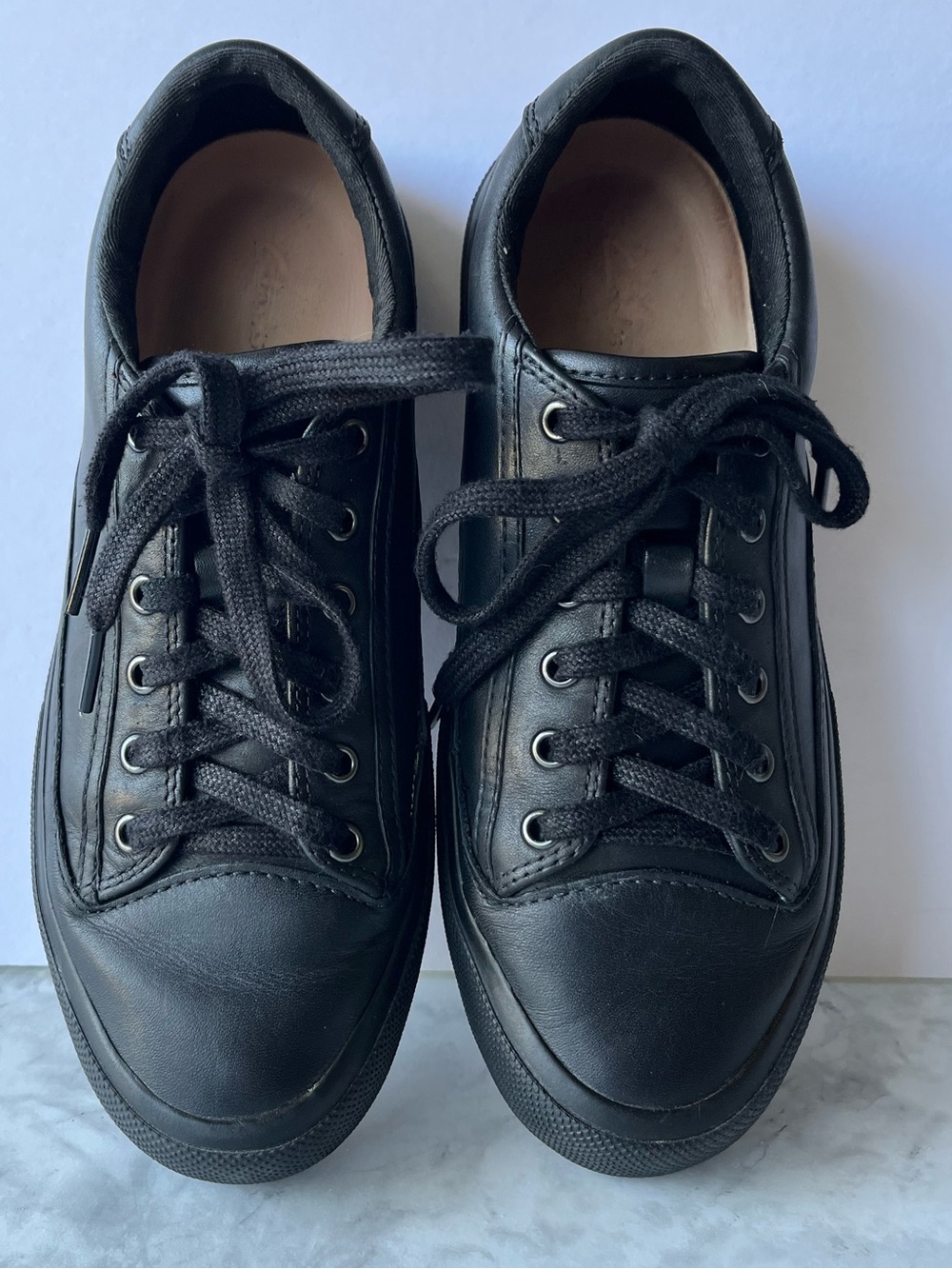 Clarks Women's Black Leather Lace-Up City Sneakers